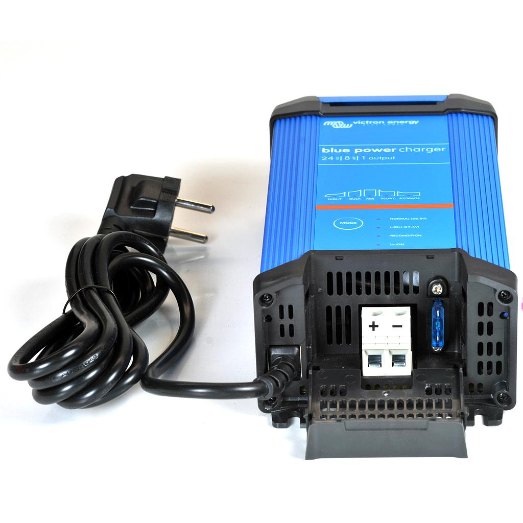 [BPC240841002] Blue Power IP22 Charger 24/8(1) 230V CEE 7/7