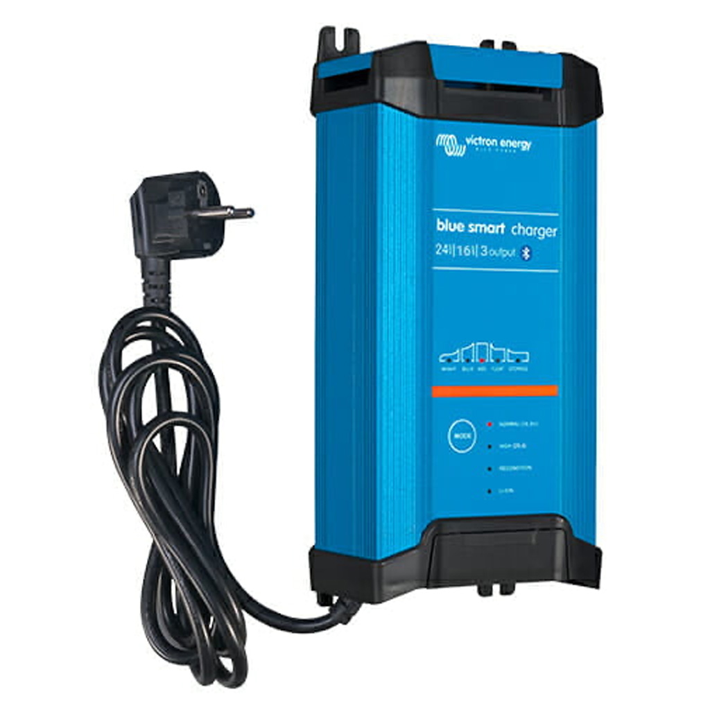 Blue Power IP22 Charger 24/16(3) 230V CEE 7/7