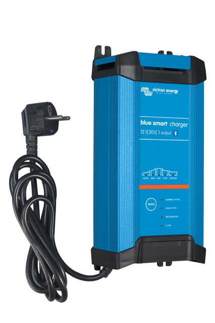  Blue Smart IP22 Charger 12/30(1) 230V CEE 7/7